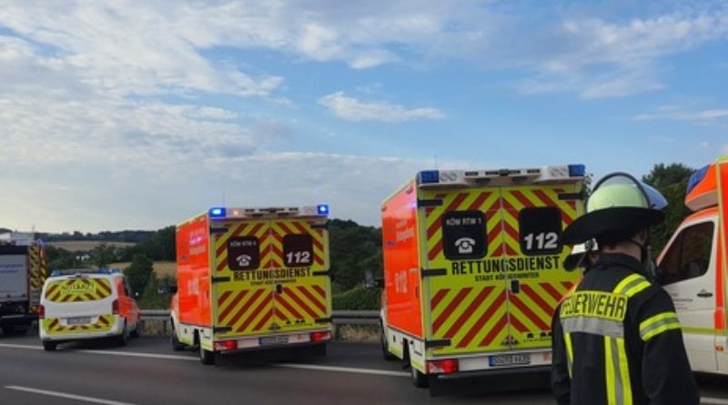 GERMANIA: Român prăbușit pe autostrada A40 în fața camionului său, ignorat de ceilalți șoferi. În mână ținea o foaie pe care scrisese „112”
