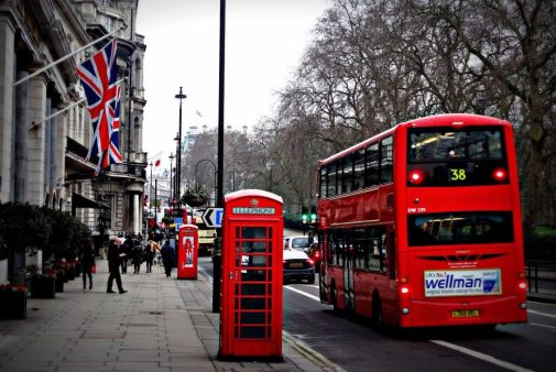 Zece cele mai vorbite limbi străine în Marea Britanie. Româna, printre primele trei